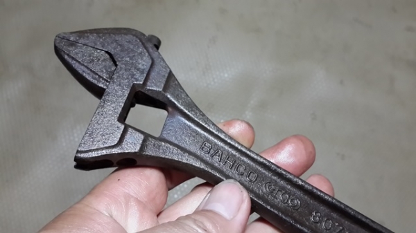 ประแจเลื่อน BAHCO SWEDEN   10 นิ้ว