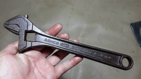 ประแจเลื่อน BAHCO SWEDEN   10 นิ้ว