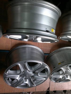 แม็กเดิม ford 2.2 17"