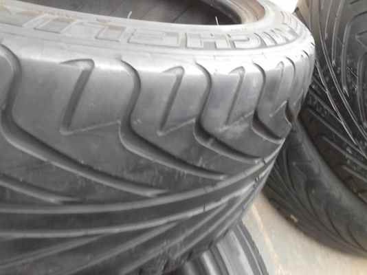 225/45R17 และ245/40R17 เบอร์ละคู่ รวมชุด 4 เส้น Tel.081-427-3941