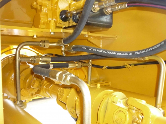 ขายรถตักล้อยาง ยี่ห้อ SEM (เซม) รุ่น 616B  รถใหม่ราคามือ 2 ผลิตโดยแคทเทอร์พิลลาร์