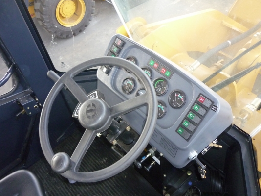 ขายรถตักล้อยาง ยี่ห้อ SEM (เซม) รุ่น 639B  รถใหม่ราคามือ 2 ผลิตโดยแคทเทอร์พิลลาร์