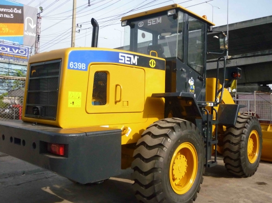 ขายรถตักล้อยาง ยี่ห้อ SEM (เซม) รุ่น 639B  รถใหม่ราคามือ 2 ผลิตโดยแคทเทอร์พิลลาร์