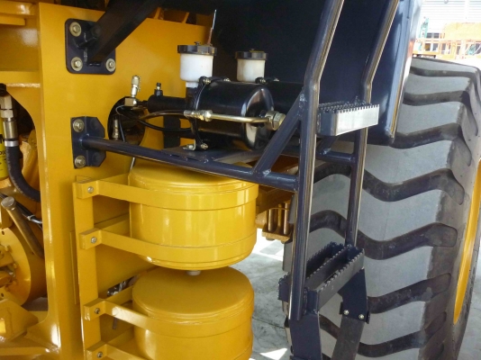 ขายรถตักล้อยาง ยี่ห้อ SEM (เซม) รุ่น 659C  รถใหม่ราคามือ 2 ผลิตโดยแคทเทอร์พิลลาร์