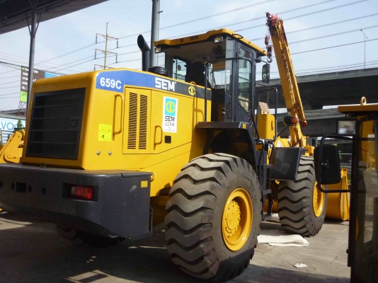 ขายรถตักล้อยาง ยี่ห้อ SEM (เซม) รุ่น 659C  รถใหม่ราคามือ 2 ผลิตโดยแคทเทอร์พิลลาร์