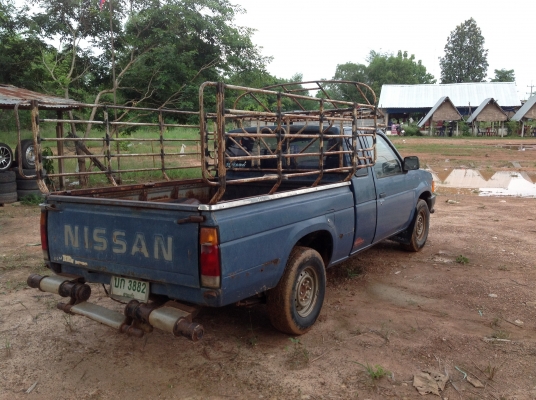 ขายNissan   Big mแคปฝาแดงสภาพเดิมๆ