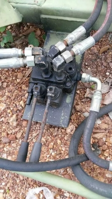 ขาย เครื่องยกไฮดรอริค (HOOK LIFT) ใส่ สี่ล้อกลาง หรือหกล้อเล็ก สภาพยังดี ขาย เครื่องยกไฮดรอริค (HOOK LIFT) ใส่ สี่ล้อกลาง หรือหกล้อเล็ก สภาพยังดี