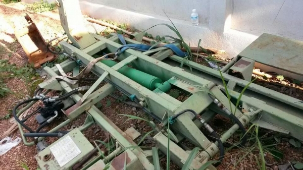 ขาย เครื่องยกไฮดรอริค (HOOK LIFT) ใส่ สี่ล้อกลาง หรือหกล้อเล็ก สภาพยังดี ขาย เครื่องยกไฮดรอริค (HOOK LIFT) ใส่ สี่ล้อกลาง หรือหกล้อเล็ก สภาพยังดี