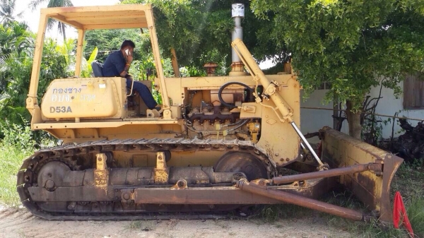 ขายรถแทรคเตอร์ KOMATSU  D53A-17 สภาพเดิมๆ ตามรุ่น เอกสารสัญญาซื้อขาย