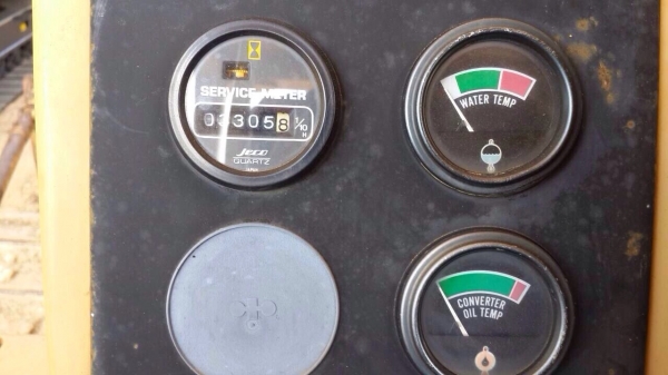 ขายรถแทรคเตอร์ KOMATSU  D53A-17 สภาพเดิมๆ ตามรุ่น เอกสารสัญญาซื้อขาย