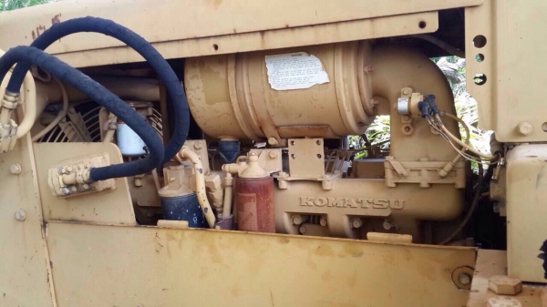 ขายรถแทรคเตอร์ KOMATSU  D53A-17 สภาพเดิมๆ ตามรุ่น เอกสารสัญญาซื้อขาย