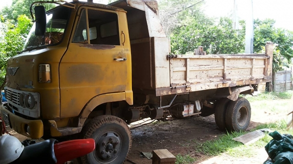 ***ขายแล้วครับขอบคุณ Truck2hand ขาย6ล้อดั้มดิน5คิว ราคาถูกๆ HINO KM310 DM100 90HP เครื่องเดิมเกียร์เดิม 6สูบ เครื่องแรงดี แน่นดี มีเยิ้มนิดๆ เกียร์ดีไม่หลุดไม่หอน ช่วงล่างใหญ่ F หน้า-หลัง คัสซีสวยเดิม ไม่มีบวม เสริมเหล็กบนแข็งแรง กระบะดั้มเหล็ก5ตันยิง ***ขายแล้วครับขอบคุณ Truck2hand ขาย6ล้อดั้มดิน5คิว ราคาถูกๆ HINO KM310 DM100 90HP เครื่องเดิมเกียร์เดิม 6สูบ เครื่องแรงดี แน่นดี มีเยิ้มนิดๆ เกียร์ดีไม่หลุดไม่หอน ช่วงล่างใหญ่ F หน้า-หลัง คัสซีสวยเดิม ไม่มีบวม เสริมเหล็กบนแข็งแรง กระบะดั้มเหล็ก5ตันยิง