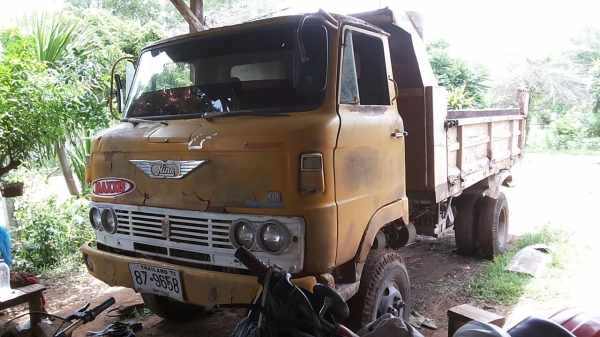 ***ขายแล้วครับขอบคุณ Truck2hand ขาย6ล้อดั้มดิน5คิว ราคาถูกๆ HINO KM310 DM100 90HP เครื่องเดิมเกียร์เดิม 6สูบ เครื่องแรงดี แน่นดี มีเยิ้มนิดๆ เกียร์ดีไม่หลุดไม่หอน ช่วงล่างใหญ่ F หน้า-หลัง คัสซีสวยเดิม ไม่มีบวม เสริมเหล็กบนแข็งแรง กระบะดั้มเหล็ก5ตันยิง ***ขายแล้วครับขอบคุณ Truck2hand ขาย6ล้อดั้มดิน5คิว ราคาถูกๆ HINO KM310 DM100 90HP เครื่องเดิมเกียร์เดิม 6สูบ เครื่องแรงดี แน่นดี มีเยิ้มนิดๆ เกียร์ดีไม่หลุดไม่หอน ช่วงล่างใหญ่ F หน้า-หลัง คัสซีสวยเดิม ไม่มีบวม เสริมเหล็กบนแข็งแรง กระบะดั้มเหล็ก5ตันยิง