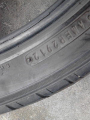225/40R18 FALKEN ZIEX ER522 ปี2012 มี 2 เส้น Tel.081-427-3941 225/40R18 FALKEN ZIEX ER522 ปี2012 มี 2 เส้น Tel.081-427-3941
