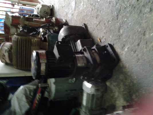 ขาย !! ปั้มน้ำแรงดันสูง ยี่ห้อ กุนด์ฟรอส ขนาด1แรง380v.สภาพดี พร้อมใช้