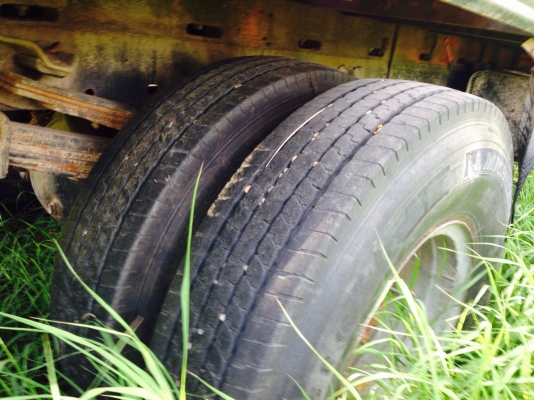 ขายรถอีซูซุ 6 ล้อ NPR- 115 ห้างแท้ ปี 35 กระบะยาว 4.30 เมตร เครื่อง 4BD1-115 แรงม้า 6 น็อตหน้า F หลั