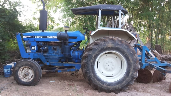***ขายแล้วครับขอบคุณ Truck2hand ขายรถไถเพลาเดียว FORD 6610 เสื้อลาย ปั้มกลม เครื่องเดิมเกียร์เดิม แห้งดี แรงดี เกียร์ไม่หลุดไม่หอน ปั้มดีไม่เยิ้มแรง ช่วงล่างแน่น ไม่มีส่าย คานดีไม่มีปะ ท้ายสวย ระบบไฮฯใช้งานปกติ ไม่แตกไม่ร้าว ยกหางดีไม่ตก หลังคาไม่ขาด ยางด