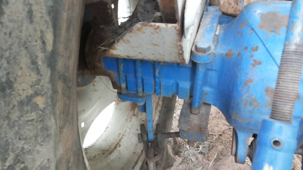 ***ขายแล้วครับขอบคุณ Truck2hand ขายรถไถเพลาเดียว FORD 6610 เสื้อลาย ปั้มกลม เครื่องเดิมเกียร์เดิม แห้งดี แรงดี เกียร์ไม่หลุดไม่หอน ปั้มดีไม่เยิ้มแรง ช่วงล่างแน่น ไม่มีส่าย คานดีไม่มีปะ ท้ายสวย ระบบไฮฯใช้งานปกติ ไม่แตกไม่ร้าว ยกหางดีไม่ตก หลังคาไม่ขาด ยางด