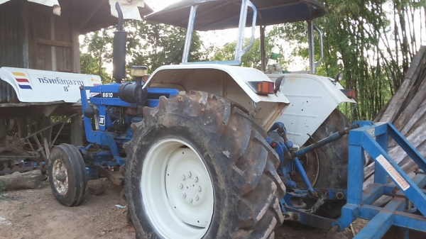 ***ขายแล้วครับขอบคุณ Truck2hand ขายรถไถเพลาเดียว FORD 6610 เสื้อลาย ปั้มกลม เครื่องเดิมเกียร์เดิม แห้งดี แรงดี เกียร์ไม่หลุดไม่หอน ปั้มดีไม่เยิ้มแรง ช่วงล่างแน่น ไม่มีส่าย คานดีไม่มีปะ ท้ายสวย ระบบไฮฯใช้งานปกติ ไม่แตกไม่ร้าว ยกหางดีไม่ตก หลังคาไม่ขาด ยางด