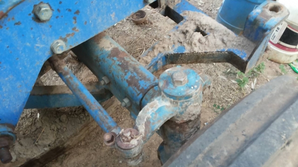 ***ขายแล้วครับขอบคุณ Truck2hand ขายรถไถเพลาเดียว FORD 6610 เสื้อลาย ปั้มกลม เครื่องเดิมเกียร์เดิม แห้งดี แรงดี เกียร์ไม่หลุดไม่หอน ปั้มดีไม่เยิ้มแรง ช่วงล่างแน่น ไม่มีส่าย คานดีไม่มีปะ ท้ายสวย ระบบไฮฯใช้งานปกติ ไม่แตกไม่ร้าว ยกหางดีไม่ตก หลังคาไม่ขาด ยางด