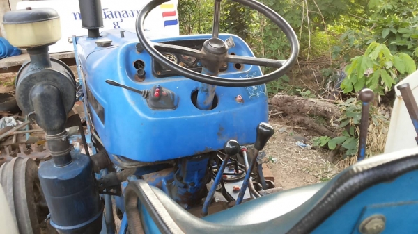 ***ขายแล้วครับขอบคุณ Truck2hand ขายรถไถเพลาเดียว FORD 6610 เสื้อลาย ปั้มกลม เครื่องเดิมเกียร์เดิม แห้งดี แรงดี เกียร์ไม่หลุดไม่หอน ปั้มดีไม่เยิ้มแรง ช่วงล่างแน่น ไม่มีส่าย คานดีไม่มีปะ ท้ายสวย ระบบไฮฯใช้งานปกติ ไม่แตกไม่ร้าว ยกหางดีไม่ตก หลังคาไม่ขาด ยางด