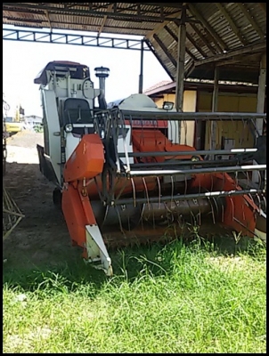 รถเกี่ยวข้าว คูโบต้า