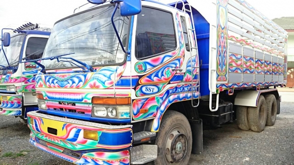 ขายFUSOM6ปี47กระบะต่อใหม่ระบบลากจูงแอร์พร้อม10เกัียร์เดิม