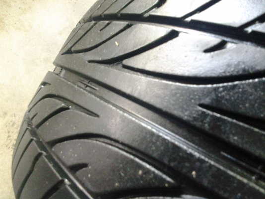 ยาง dunlop 215/50/17 ปี 12 นุ่มๆ ดอกหนาๆ ยาง dunlop 215/50/17 ปี 12 นุ่มๆ ดอกหนาๆ