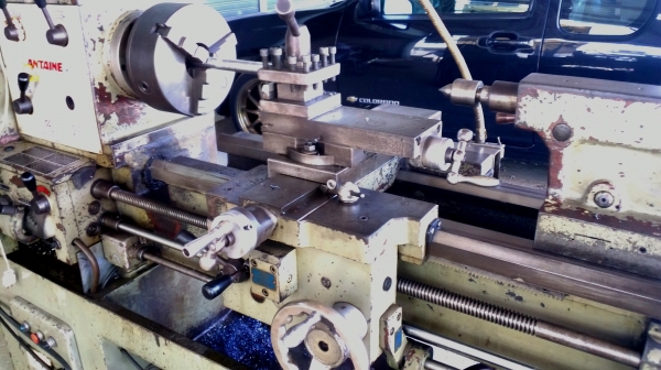 แท่นกลึง 5 ฟุต 3 เพลา เกียร์บล็อก รุ่นหนัก ฐานเหล็กหล่อ สภาพสวย หน้าแท่นเรียบ พร้อมใช้งาน 115,000