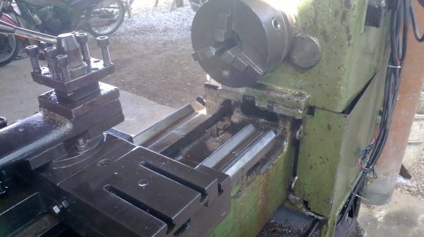 แท่นกลึง ต้าชิง 500 A  เกียร์บล็อก 3 เพลา พร้อมใช้งาน 65,000