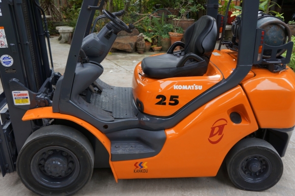 ขายรถยก ฟอร์คลิฟต์ KOMUTSU FG25-15 เก่านอก ขายรถยก ฟอร์คลิฟต์ KOMUTSU FG25-15 เก่านอก