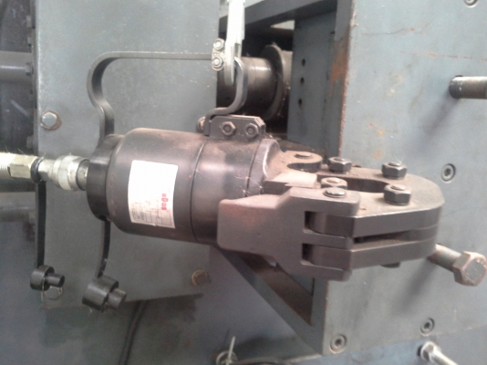 เตาหลอม เครื่องจักรใหม่ จากประเทศอินเดีย ระบบไฟฟ้า กำลัง 125 KVA. ใช้แท่งแคโทดกราไฟว์ หลอมอุณหภูมิเกิน 1,500 องศา เตาหลอม เครื่องจักรใหม่ จากประเทศอินเดีย ระบบไฟฟ้า กำลัง 125 KVA. ใช้แท่งแคโทดกราไฟว์ หลอมอุณหภูมิเกิน 1,500 องศา