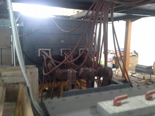 เตาหลอม เครื่องจักรใหม่ จากประเทศอินเดีย ระบบไฟฟ้า กำลัง 125 KVA. ใช้แท่งแคโทดกราไฟว์ หลอมอุณหภูมิเกิน 1,500 องศา เตาหลอม เครื่องจักรใหม่ จากประเทศอินเดีย ระบบไฟฟ้า กำลัง 125 KVA. ใช้แท่งแคโทดกราไฟว์ หลอมอุณหภูมิเกิน 1,500 องศา