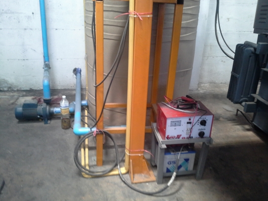 เตาหลอม เครื่องจักรใหม่ จากประเทศอินเดีย ระบบไฟฟ้า กำลัง 125 KVA. ใช้แท่งแคโทดกราไฟว์ หลอมอุณหภูมิเกิน 1,500 องศา เตาหลอม เครื่องจักรใหม่ จากประเทศอินเดีย ระบบไฟฟ้า กำลัง 125 KVA. ใช้แท่งแคโทดกราไฟว์ หลอมอุณหภูมิเกิน 1,500 องศา