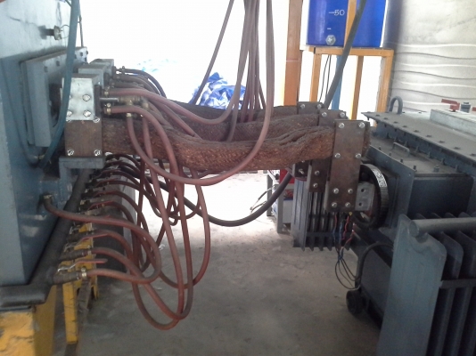 เตาหลอม เครื่องจักรใหม่ จากประเทศอินเดีย ระบบไฟฟ้า กำลัง 125 KVA. ใช้แท่งแคโทดกราไฟว์ หลอมอุณหภูมิเกิน 1,500 องศา เตาหลอม เครื่องจักรใหม่ จากประเทศอินเดีย ระบบไฟฟ้า กำลัง 125 KVA. ใช้แท่งแคโทดกราไฟว์ หลอมอุณหภูมิเกิน 1,500 องศา