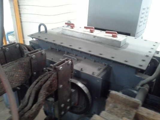 เตาหลอม เครื่องจักรใหม่ จากประเทศอินเดีย ระบบไฟฟ้า กำลัง 125 KVA. ใช้แท่งแคโทดกราไฟว์ หลอมอุณหภูมิเกิน 1,500 องศา เตาหลอม เครื่องจักรใหม่ จากประเทศอินเดีย ระบบไฟฟ้า กำลัง 125 KVA. ใช้แท่งแคโทดกราไฟว์ หลอมอุณหภูมิเกิน 1,500 องศา