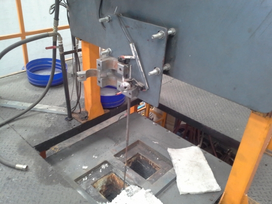 เตาหลอม เครื่องจักรใหม่ จากประเทศอินเดีย ระบบไฟฟ้า กำลัง 125 KVA. ใช้แท่งแคโทดกราไฟว์ หลอมอุณหภูมิเกิน 1,500 องศา เตาหลอม เครื่องจักรใหม่ จากประเทศอินเดีย ระบบไฟฟ้า กำลัง 125 KVA. ใช้แท่งแคโทดกราไฟว์ หลอมอุณหภูมิเกิน 1,500 องศา