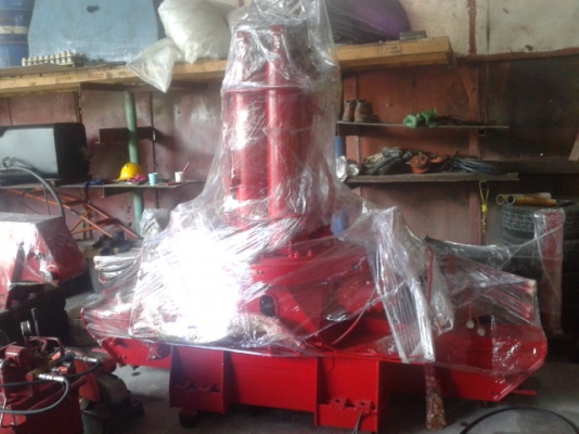 ขายเครน8ตัน UNIC 3ปอก2ชักกระบอกคู่ พร้อมขาหลัง สภาพดี พร้อมติดตั้งได้เลยครับ