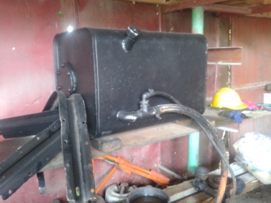 ขายเครน8ตัน UNIC 3ปอก2ชักกระบอกคู่ พร้อมขาหลัง สภาพดี พร้อมติดตั้งได้เลยครับ