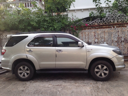 TOYOTA  FORTUNER3.0Vตัวท็อปเกียร์ออโต้4WDปี2550