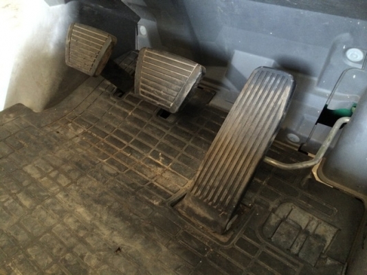 ฟอร์คลิฟต์ 3 ตัน Mitsubishi FD30 S/N: 14E-30187 เครื่องยนต์: Disel จากญี่ปุ่น สนใจโทร. 080-6565422 (หนิง)