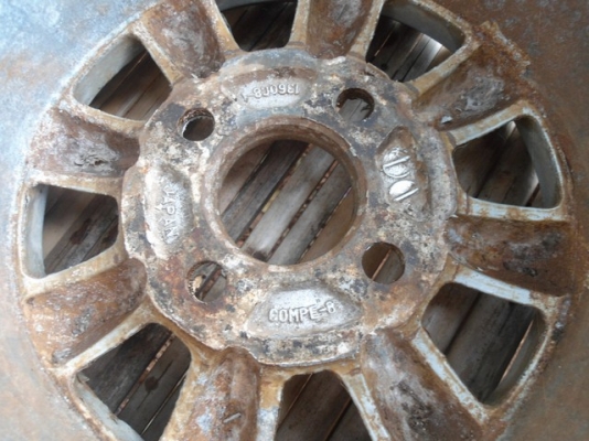 (ราคาพร้อมส่งทั่วไทยครับผม)ล้อกล้วย 13 Compe-8 4 รู 114 off15 japan แท้ ตามสภาพ