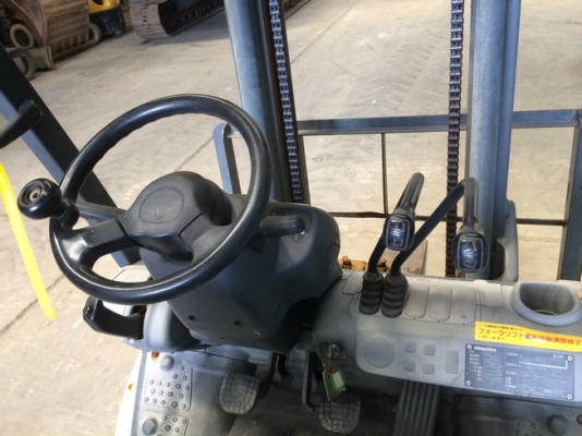 ฟอร์คลิฟต์ 2.5 ตัน Komatsu FD25T-16 S/N: 718917  เครื่องยนต์: Disel จากญี่ปุ่น สนใจโทร. 080-6565422 (หนิง)