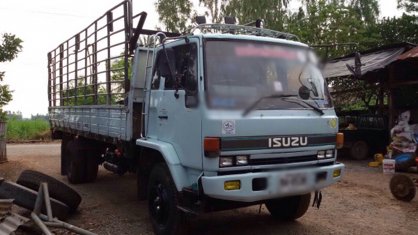ขายรถบรรทุกหกล้อ ISUZU FTR32LR เครื่อง 6HE1-195 แรง ปี 40 ช่วงยาว 6.30 เมตร