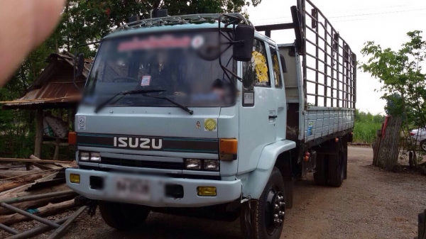 ขายรถบรรทุกหกล้อ ISUZU FTR32LR เครื่อง 6HE1-195 แรง ปี 40 ช่วงยาว 6.30 เมตร