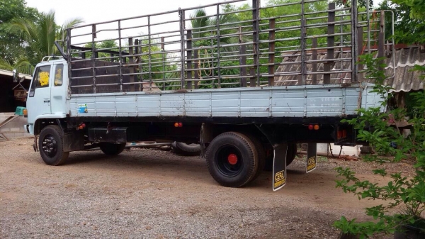 ขายรถบรรทุกหกล้อ ISUZU FTR32LR เครื่อง 6HE1-195 แรง ปี 40 ช่วงยาว 6.30 เมตร