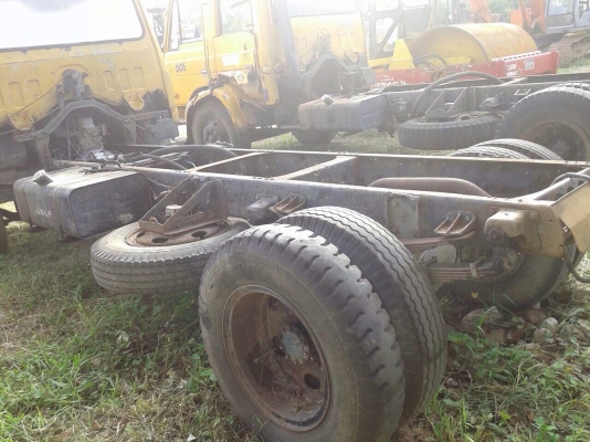 ขายแชสซีรถบรรทุกหกล้อ NISSAN CMF87F เครื่อง FE6-185 แรง ทะเบียนแจ้งจอด รถวิ่งได้