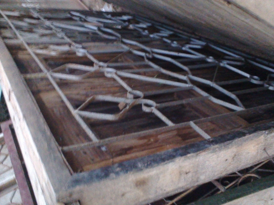 บานหน้าต่างไม้สักพร้อมวงกบ+เหล็กดัด