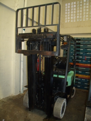 ขายรถโฟล์คลิฟท์ CROWN รุ่น CG15SC ปี 2006 ของอเมริกา เครื่องยนต์ MITSUBISHI 4G63 เบนซิน พร้อมระบบเชื้องเพลิงLPG ซึ่งติดตั้งมาแล้ว ระบบไฮดรอลิค ยุโรปดีมาก เกียร์ออโต้ มีโยกงา ซ้ายขวาได้ด้วย ขนาดยก 1.5 ตัน เสาสูง 4.5 เมตร มี 5 คัน เสาสูง 3 เมตร มี 1 คัน มีง