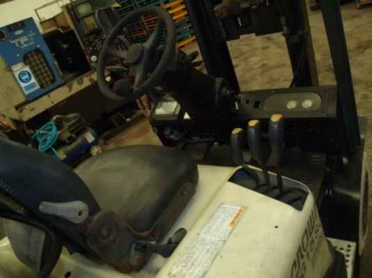 ขายรถโฟล์คลิฟท์ CROWN รุ่น CG15SC ปี 2006 ของอเมริกา เครื่องยนต์ MITSUBISHI 4G63 เบนซิน พร้อมระบบเชื้องเพลิงLPG ซึ่งติดตั้งมาแล้ว ระบบไฮดรอลิค ยุโรปดีมาก เกียร์ออโต้ มีโยกงา ซ้ายขวาได้ด้วย ขนาดยก 1.5 ตัน เสาสูง 4.5 เมตร มี 5 คัน เสาสูง 3 เมตร มี 1 คัน มีง